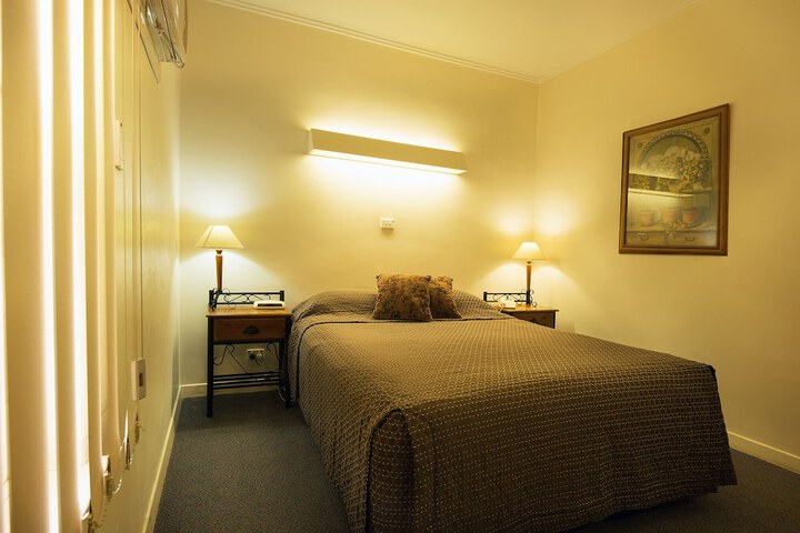 Room 21 of 49