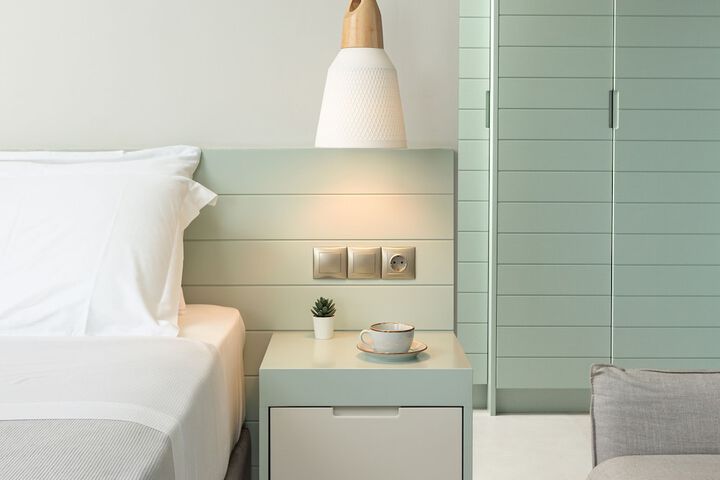 Room 73 of 259