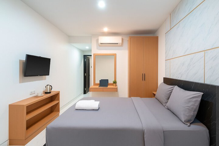 Room 8 of 38