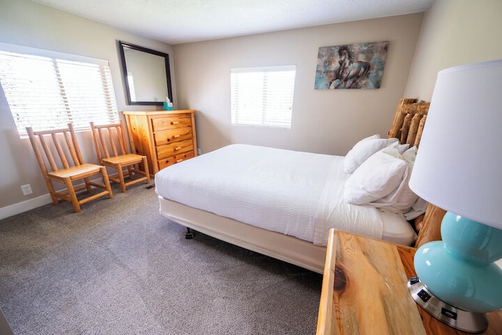 Room 15 of 83