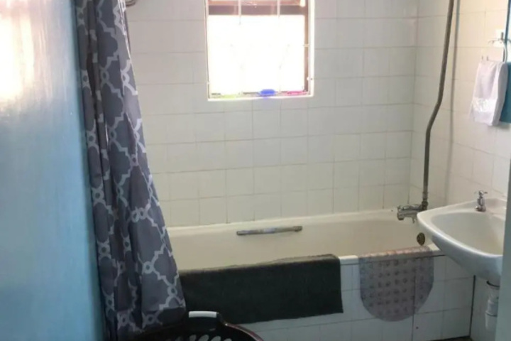 Room 10 of 25