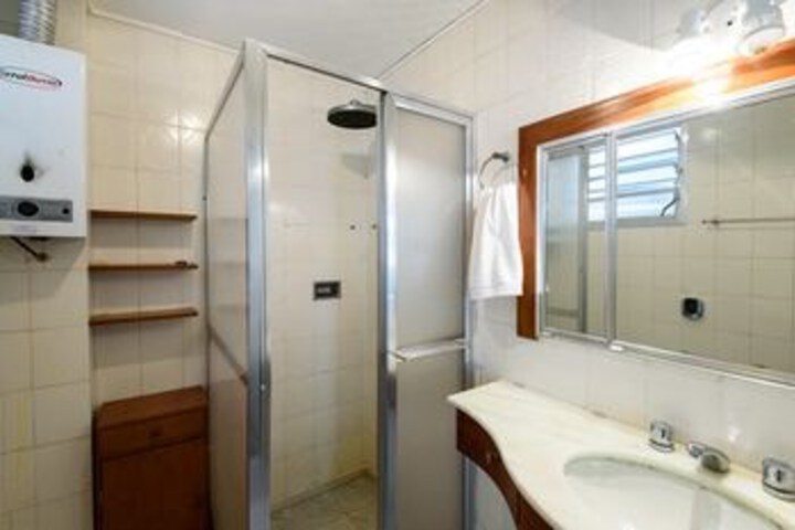 Room 4 of 20