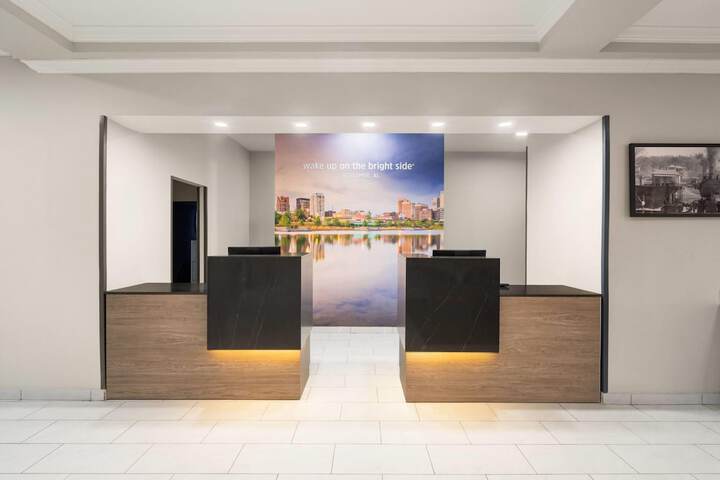 Entrance & Lobby