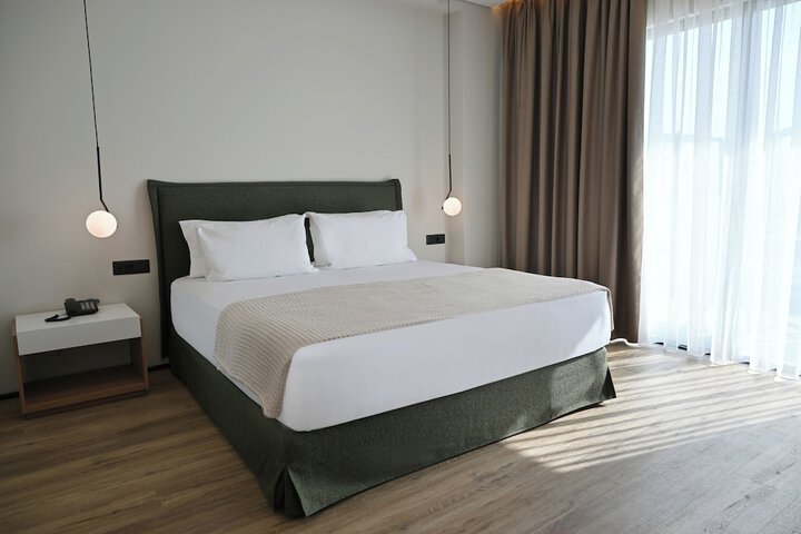 Room 28 of 66