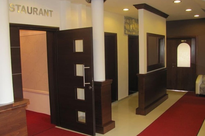 Ballroom/Hall 39 of 45