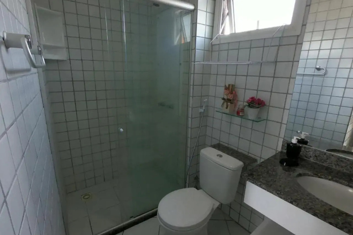 Room 9 of 15