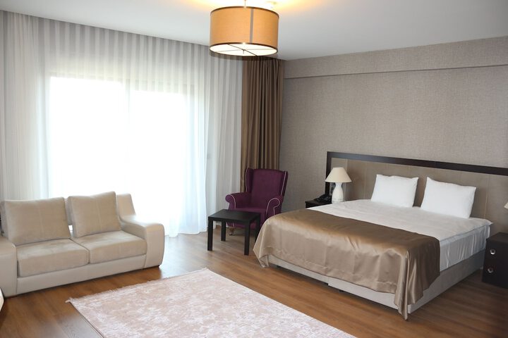 Room 7 of 44