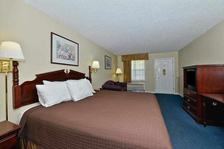 1 King Bed (6 of 11)