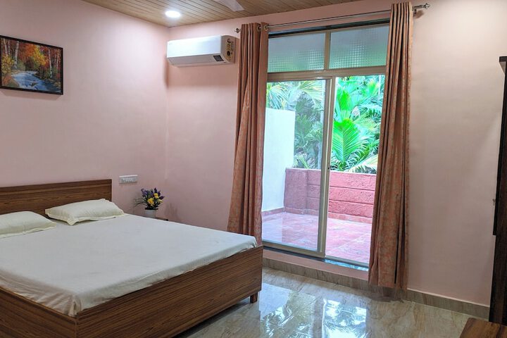 Room 9 of 19