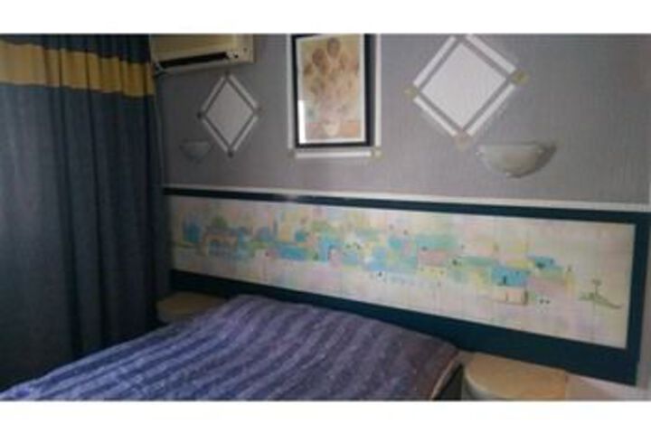 Room 14 of 33