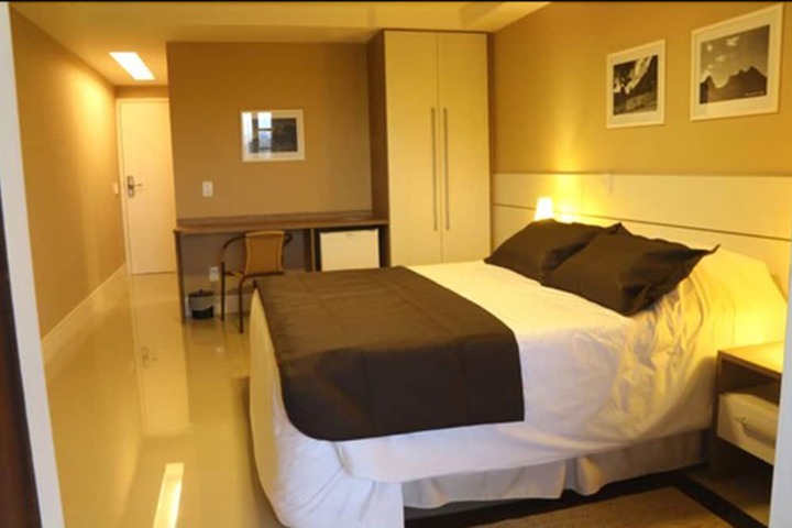 Room 7 of 32