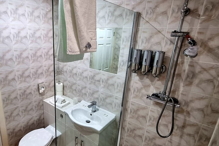 Room 12 of 14
