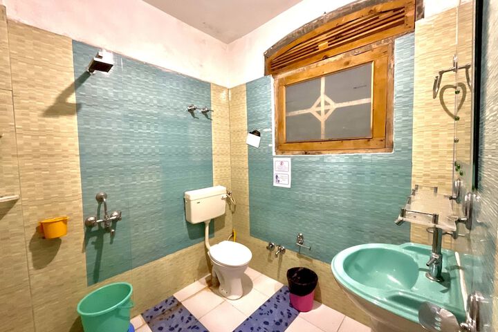 Room 16 of 27