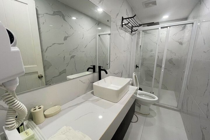 Room 15 of 38