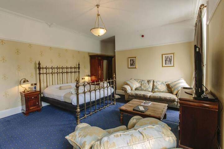 Room 25 of 61