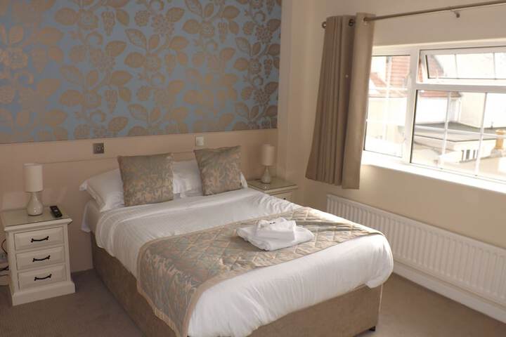 Room 10 of 46