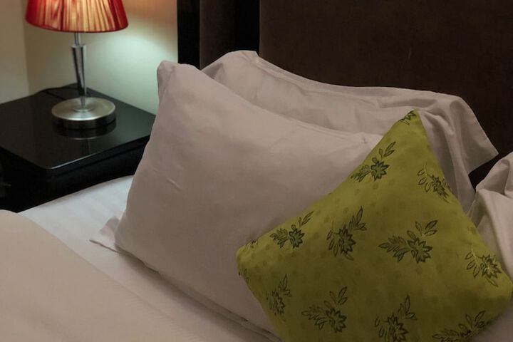 Room 9 of 27