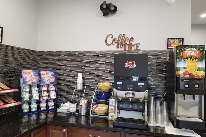 Breakfast/Coffee Service 56 of 70