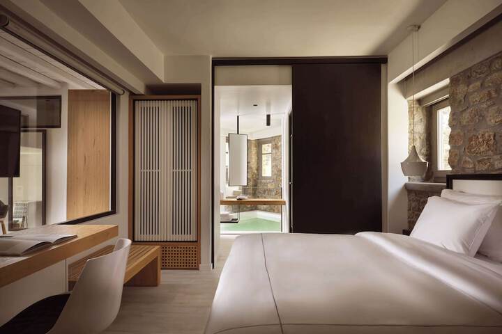 Room 15 of 127