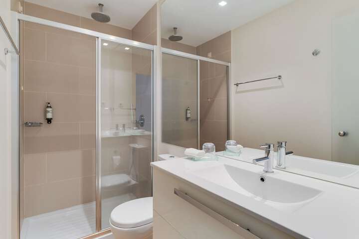Room 15 of 25