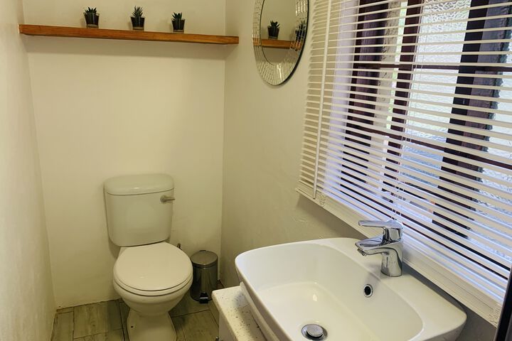 Room 1 of 6