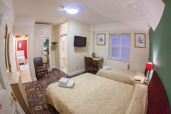 Room 12 of 33
