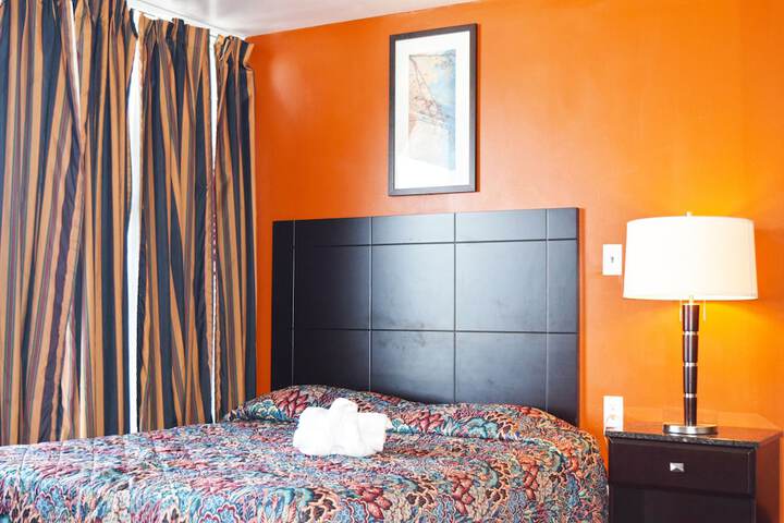 2 Queen Beds and Sofa (15 of 19)