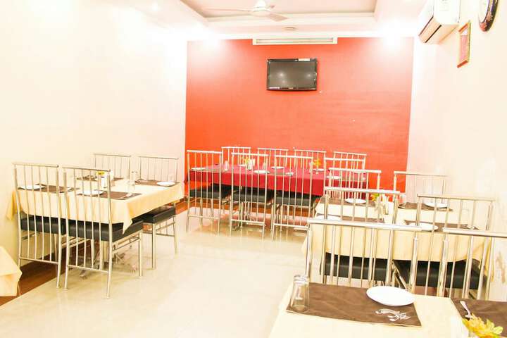 Dining 17 of 27