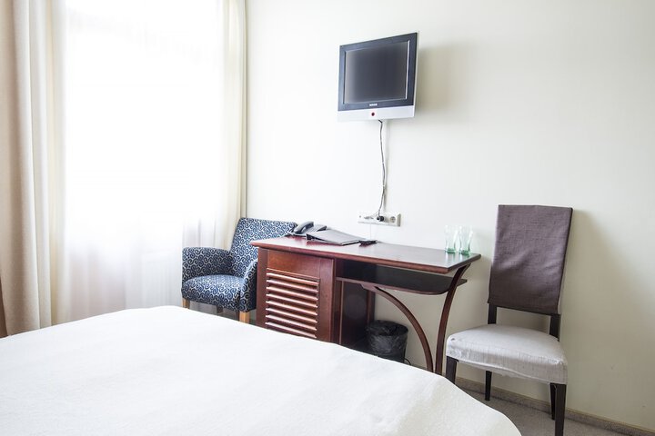 Room 9 of 56