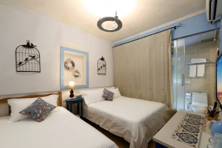 Room 8 of 8
