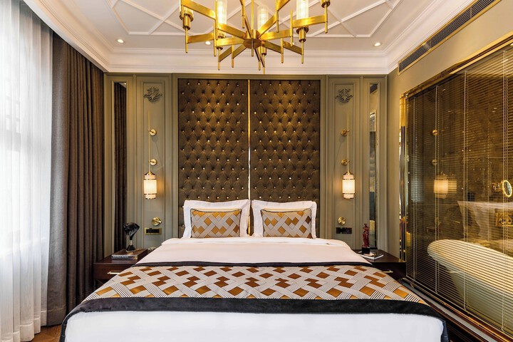 Room 32 of 97