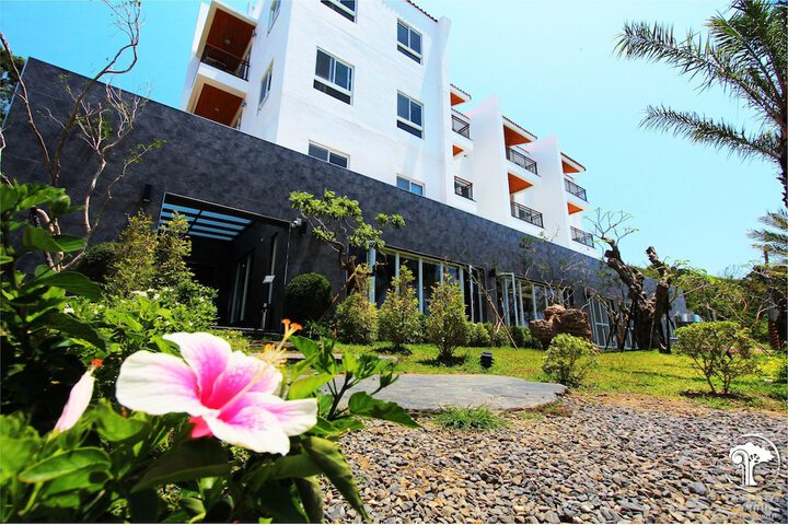 Hotel Exterior 91 of 107