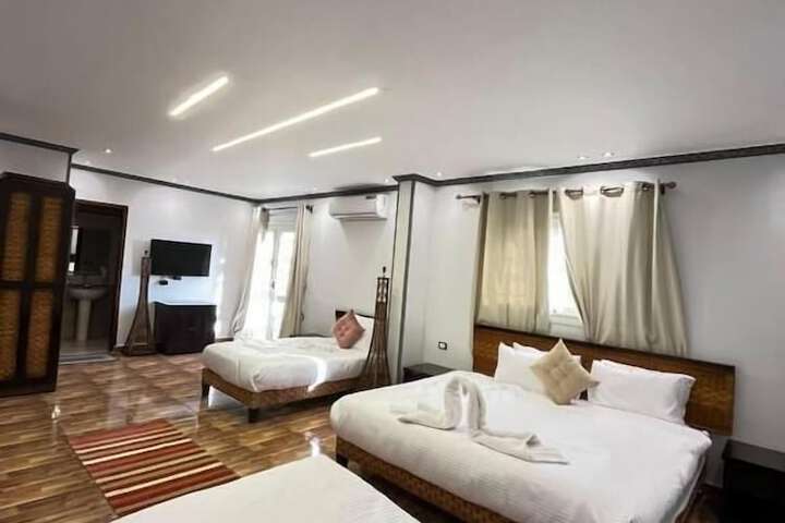 Room 3 of 17