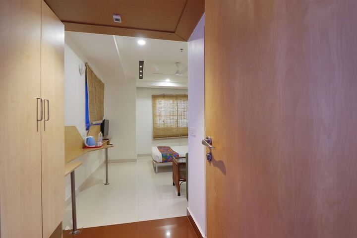 Room 10 of 43