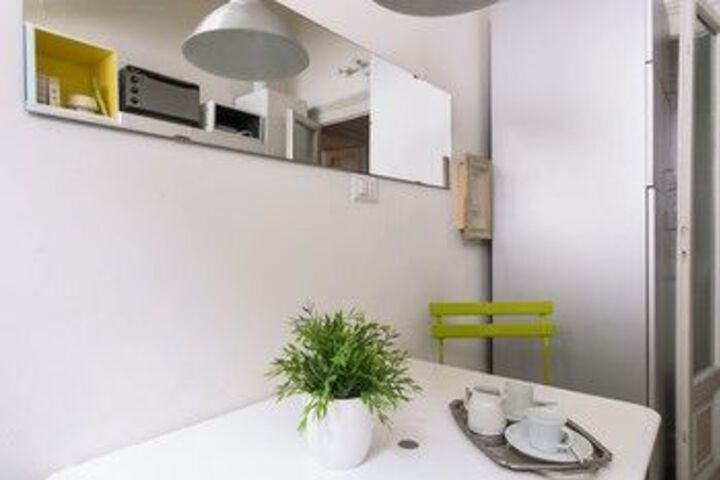 Room 14 of 21
