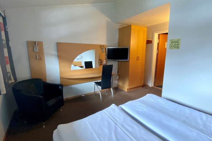 Room 11 of 41