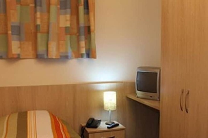 Room 15 of 31