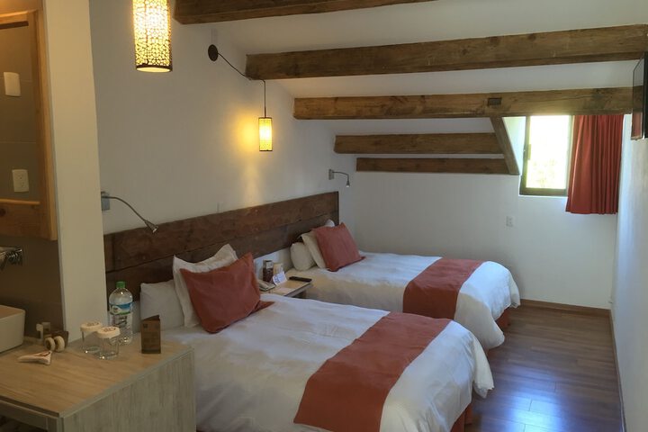 Room 14 of 80