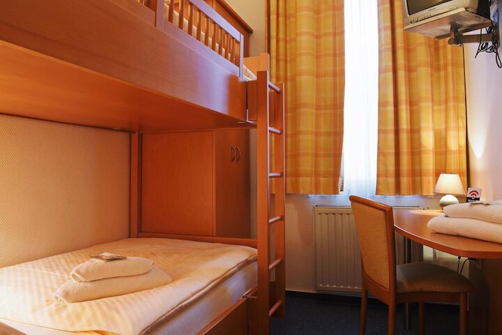 Room 26 of 53