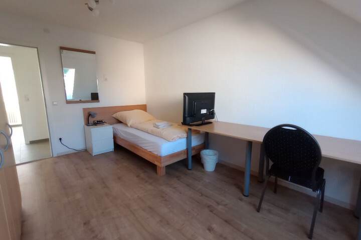 Room 19 of 43