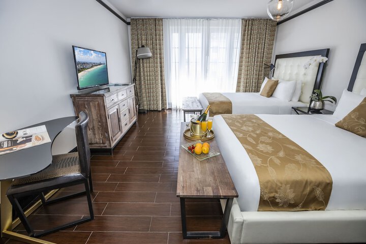 Classic Double Queen Room (8 of 8)