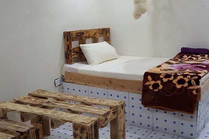 Room 4 of 13
