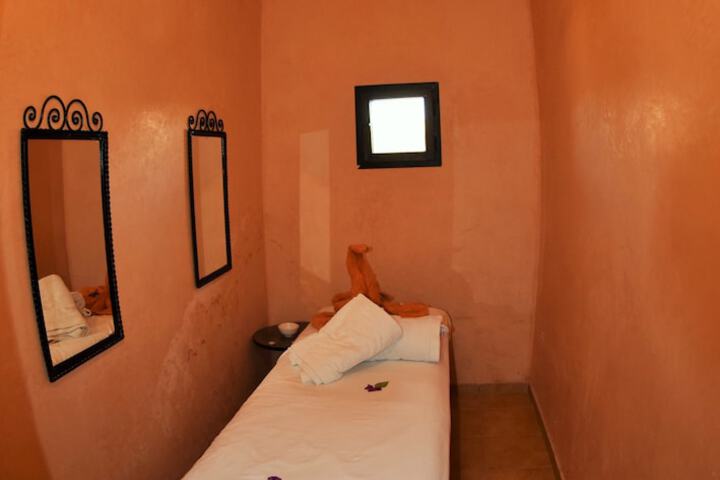 Room 26 of 42