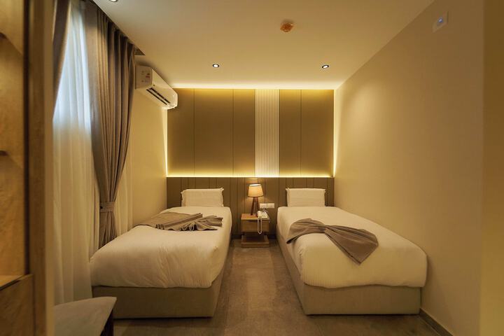Room 58 of 148
