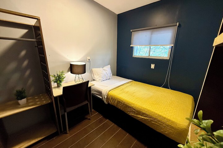 Room 3 of 25