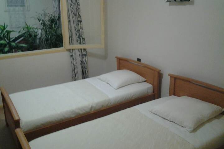 Room 4 of 12