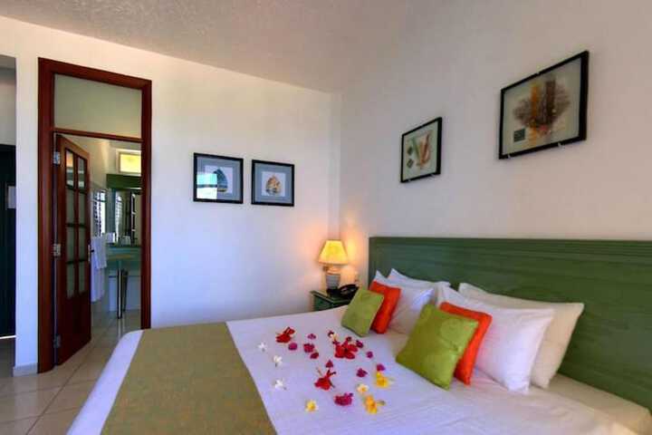 Room 6 of 35