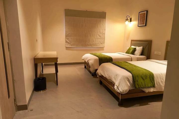 Room 5 of 27