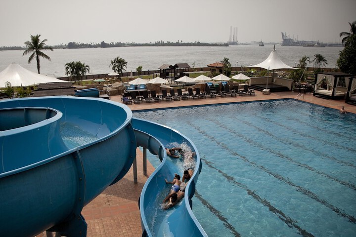 Hotel Pool