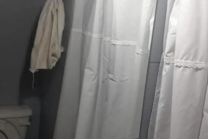 Room 5 of 10